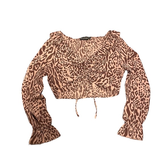 PrettyLittleThing Leopard Print Adjustable Cinch Cropped Top - Picture 5 of 10